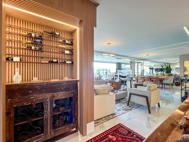 Apartamento, 3 quartos, 228 m² - Foto 1